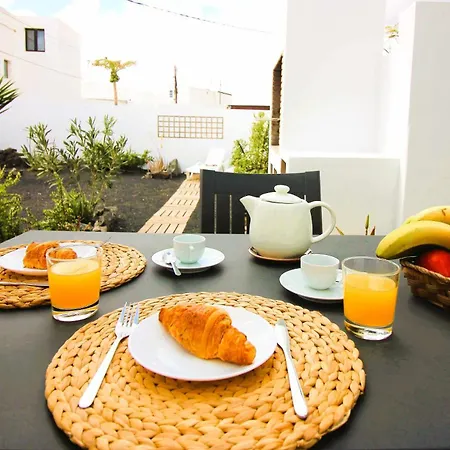 Casa Tabaiba Con Jardin Y Barbacoa 度假居 蒂亚斯