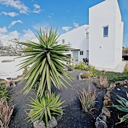 בית נופש Casa Tabaiba Con Jardin Y Barbacoa *